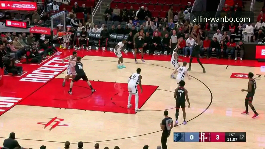 从火箭大胜尼克斯看比赛，万博全站平台如何让新手轻松跟上NBA节奏？
